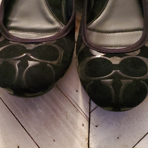 Coach Size 7 B Aria Black Leather Flats - Picture 3 of 8
